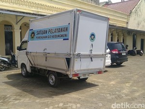 Tabrak Pagar Rumah, Mobil MBG Terguling di Kedungwuni Pekalongan