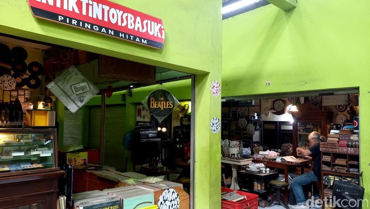 Menelusuri Pasar Nostalgia Surabaya Ruang Kenangan di Tengah Kota