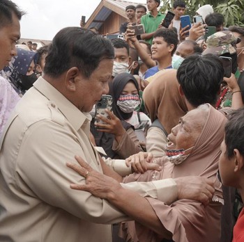 Potret Prabowo Blusukan di Aceh Tamiang, Janji Bantu Semua Masyarakat