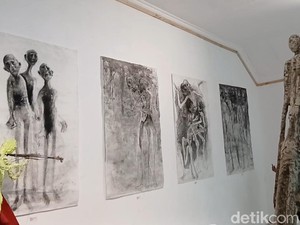 Cara Unik Seniman Blora Melukis Pakai Bahan Bangunan