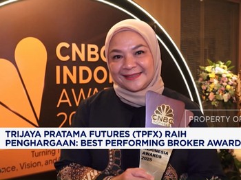 Video: TPFX Raih Penghargaan:  Best Performing Broker Award