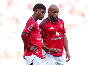 Pemain-pemain MU Suka Dilatih Carrick, Tanda Akan Bertahan?