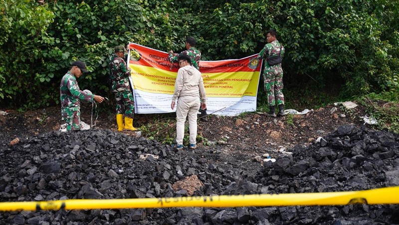 Direktorat Jenderal Penegakan Hukum ESDM mengambil langkah tegas untuk menghentikan aktivitas pertambangan liar di Kabupaten Muara Enim. (Dok. Gakkum ESDM)