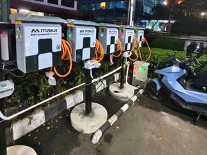 MAKA Motors Perbanyak Jaringan Fast Charging Ada di Masjid Hingga Warteg!