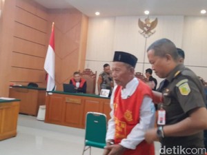 Isak Tangis Kakek Terdakwa Pencurian 5 Burung Cendet Dituntut 2 Tahun