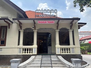 Video: Begini Sensasi Makan di RM Padang Viral dengan Bunker Belanda!