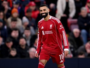 Salah Sudah Tersenyum, Ogah Curhat Lagi