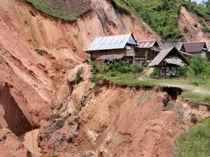 9 Rumah di Mamasa Terancam Ambruk Akibat Longsor, Warga Mulai Mengungsi