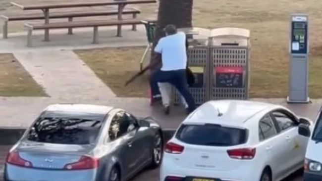 Detik-Detik Pahlawan Muncul Hentikan Penembakan Massal Pantai Bondi