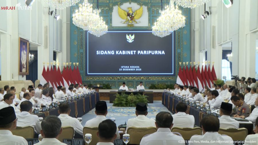 Arahan Presiden Prabowo pada Sidang Kabinet Paripurna, Istana Negara, Senin (15/11/2025). (Tangkapan layar Youtube Setpres RI)