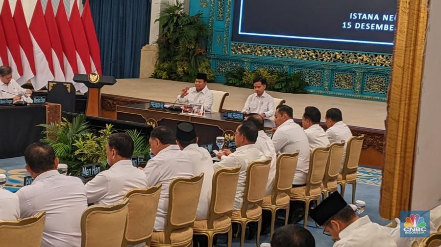 Arahan Presiden Prabowo pada Sidang Kabinet Paripurna, Istana Negara, Senin (15/11/2025). (CNBC Indonesia/Emir Yanwardhana)