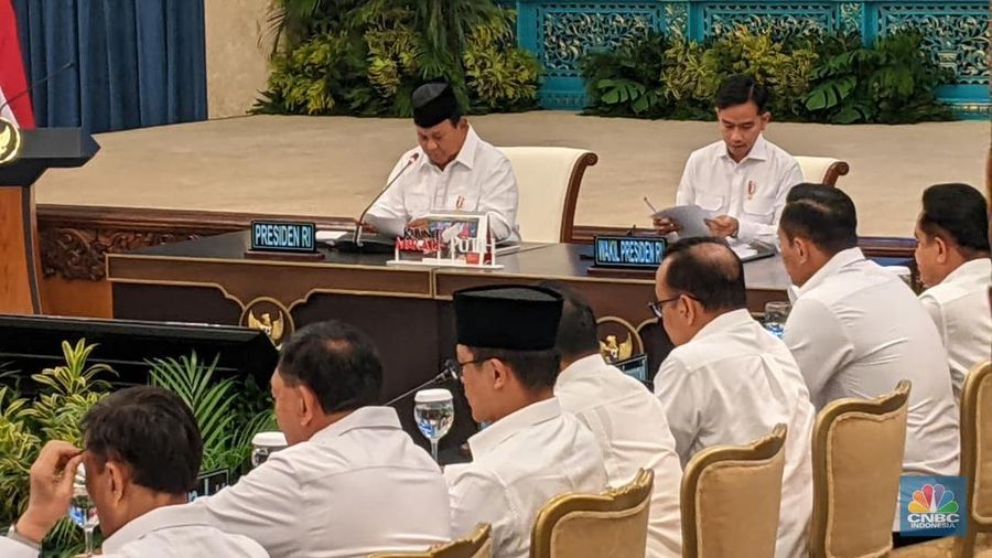 Arahan Presiden Prabowo pada Sidang Kabinet Paripurna, Istana Negara, Senin (15/11/2025). (CNBC Indonesia/Emir Yanwardhana)