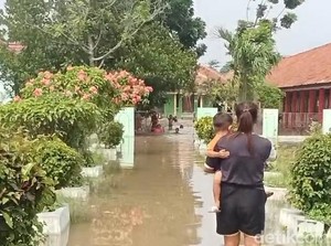 Banjir Rendam Panguragan Kulon Cirebon, SDN 3 Terpaksa Diliburkan