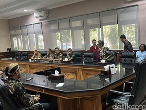 Dua Pimpinan Keraton Solo Dipertemukan di Balai Kota, tapi Purbaya Diwakilkan