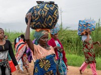 Menyemut, Ramai-Ramai Warga Mudik Usai Negara Dikuasai Pemberontak