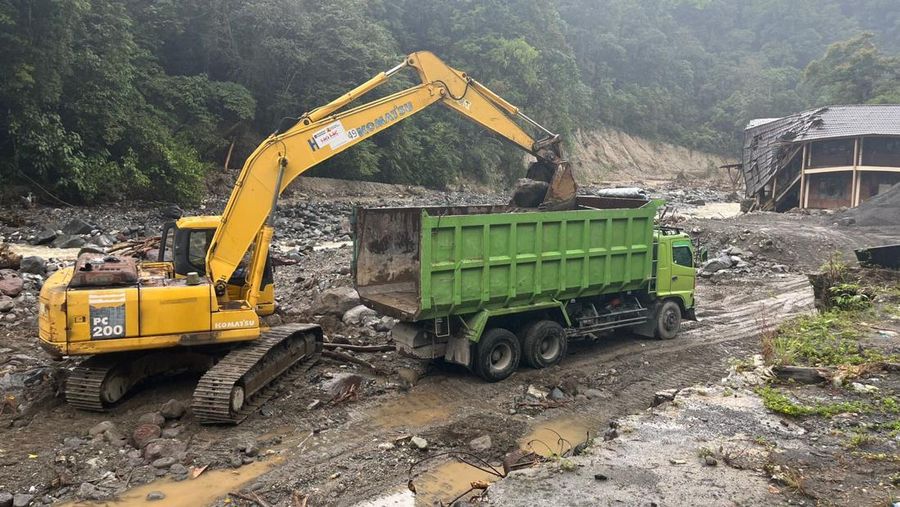 Badan Nasional Penanggulangan Bencana (BNPB) mendukung pelaksanaan uji coba fungsional Jalan Nasional Padang&ndash;Bukittinggi sebagai bagian dari upaya pemulihan konektivitas dan peningkatan keselamatan pengguna jalan pascabencana di Provinsi Sumatera Barat. (Dok. BNPB)