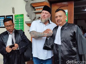 WN Jerman Daniel Domalski Divonis Bebas dari Dakwaan 594 Butir Ekstasi