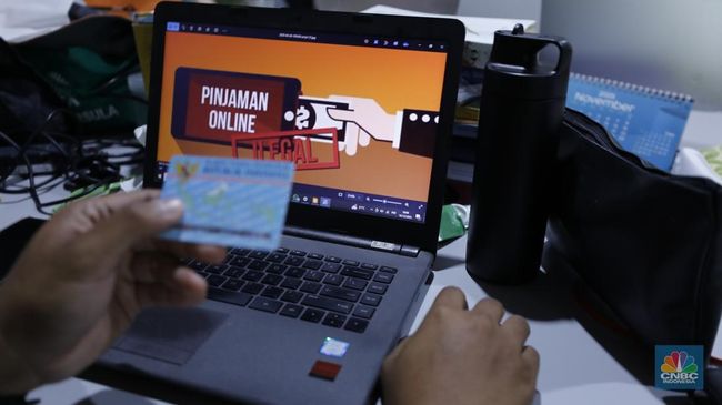 Bentengi Masyarakat dari Pinjol Ilegal, Begini Saran Ekonom