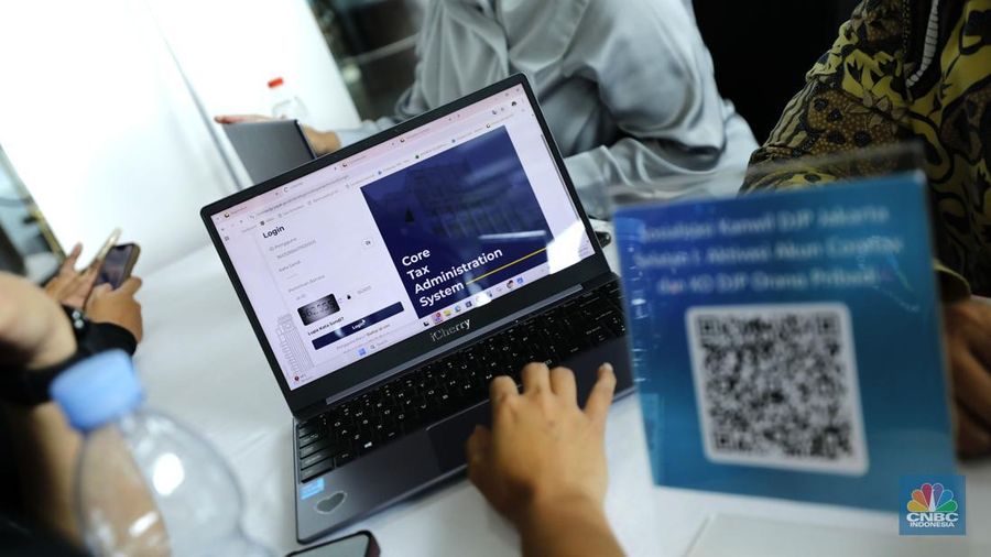 Kantor Pelayanan Pajak (KPP) Pratama Mampang Prapatan membuka layanan pojok pajak di lobi Gedung Bank Mega, Tendean, Jakarta Selatan, Selasa (16/12/2025). (CNBC Indonesia/Tri Susilo)