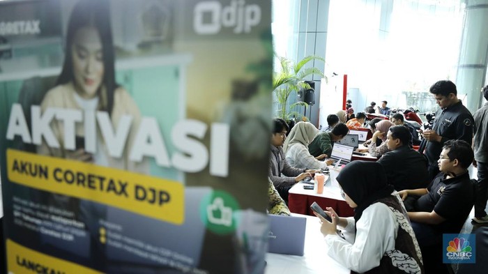 Kantor Pelayanan Pajak (KPP) Pratama Mampang Prapatan membuka layanan pojok pajak di lobi Gedung Bank Mega, Tendean, Jakarta Selatan, Selasa (16/12/2025). (CNBC Indonesia/Tri Susilo)