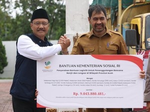 Mensos Serahkan Bantuan Senilai Rp 9 M ke Gubernur Aceh, Ini Rinciannya