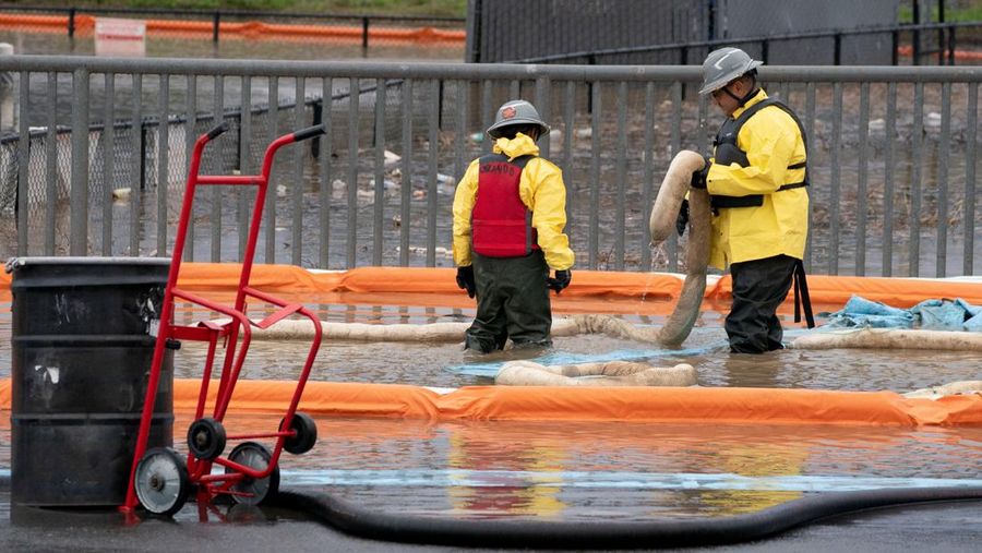 Sebuah tayangan drone menunjukkan area yang tergenang banjir akibat luapan Sungai Green, setelah beberapa aliran atmosfer membawa hujan dan banjir ke wilayah Pasifik Barat Laut, di Kent, Washington, AS, 15 Desember 2025. (REUTERS/David Ryder)