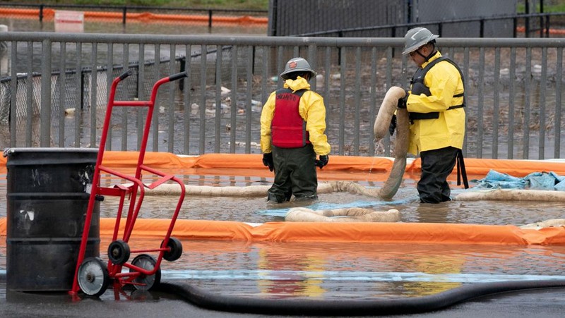Sebuah tayangan drone menunjukkan area yang tergenang banjir akibat luapan Sungai Green, setelah beberapa aliran atmosfer membawa hujan dan banjir ke wilayah Pasifik Barat Laut, di Kent, Washington, AS, 15 Desember 2025. (REUTERS/David Ryder)