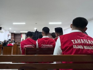 10 Terdakwa Pembakaran Gedung DPRD Sulsel Divonis 6 Bulan Penjara