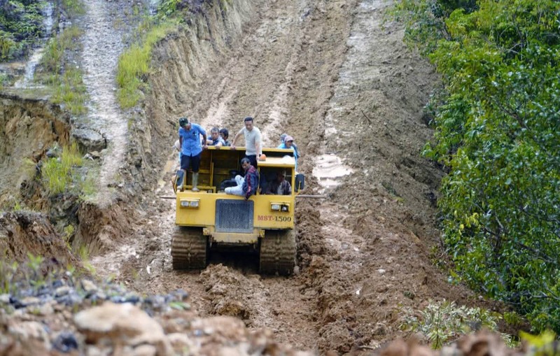 Badan Nasional Penanggulangan Bencana (BNPB) mendukung pelaksanaan uji coba fungsional Jalan Nasional Padang&ndash;Bukittinggi sebagai bagian dari upaya pemulihan konektivitas dan peningkatan keselamatan pengguna jalan pascabencana di Provinsi Sumatera Barat. (Dok. BNPB)