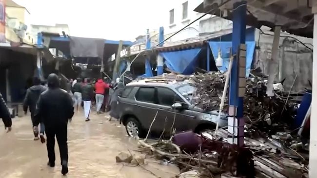 Banjir Bandang Menerjang di Tengah Kekeringan 7 Tahun, Puluhan Tewas