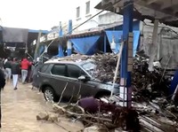 Banjir Bandang Menerjang di Tengah Kekeringan 7 Tahun, Puluhan Tewas