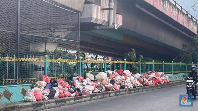 Tangsel Dikepung Gunungan Sampah, Menteri LH Ungkap Penyebabnya