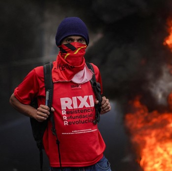 Potret Chaos Demo Pemilu Presiden, Massa Teriak Campur Tangan Asing