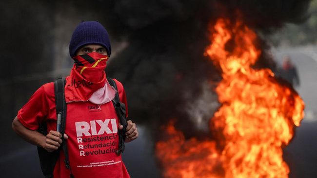 Potret Chaos Demo Pemilu Presiden, Massa Teriak Campur Tangan Asing