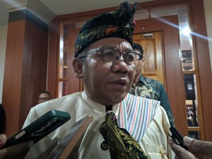 Bupati Lombok Utara Janji Awasi Proyek Tanggul Gili Meno Diduga Rusak Karang