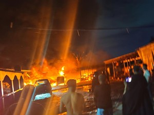 Car Wash Kebakaran di Depok, 4 Mobil Ikut Terbakar
