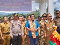 Wagub Sulawesi Tenggara Tinjau Rehabilitasi SMAN 1 Tirawuta