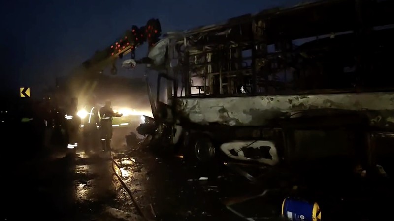 Jumlah korban tewas akibat kecelakaan kendaraan di jalan tol India meningkat menjadi 13 orang, lapor para pejabat pada Selasa (16/12/2025). (Tangkapan Layar Video Reuters/ANI)