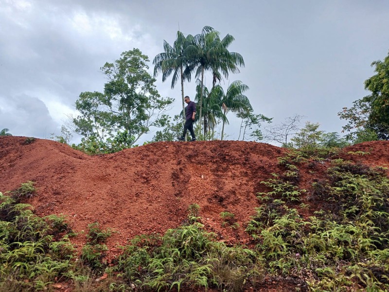 Kementerian ESDM melakukan lelang terbuka stockpile bauksit sebanyak 629.000 ton di Kepulauan Riau. Bauksit tersebut merupakan sisa hasil produksi dari tambang yang izinnya sudah berakhir. (Dok. Ditjen Gakkum Kementerian ESDM)