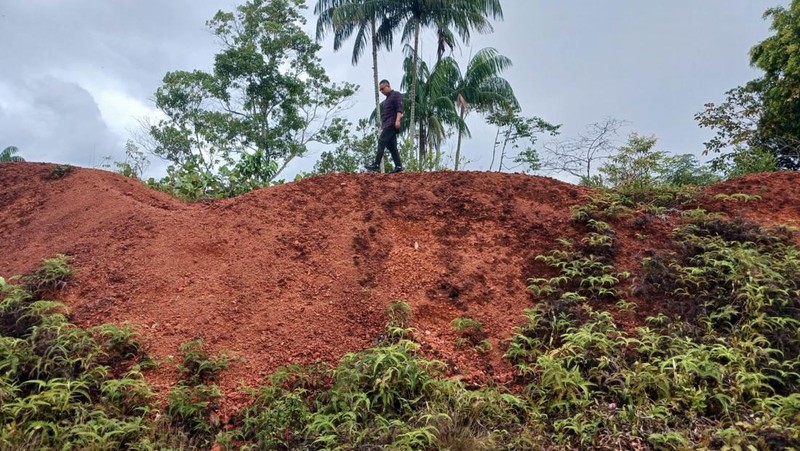 Kementerian ESDM melakukan lelang terbuka stockpile bauksit sebanyak 629.000 ton di Kepulauan Riau. Bauksit tersebut merupakan sisa hasil produksi dari tambang yang izinnya sudah berakhir. (Dok. Ditjen Gakkum Kementerian ESDM)