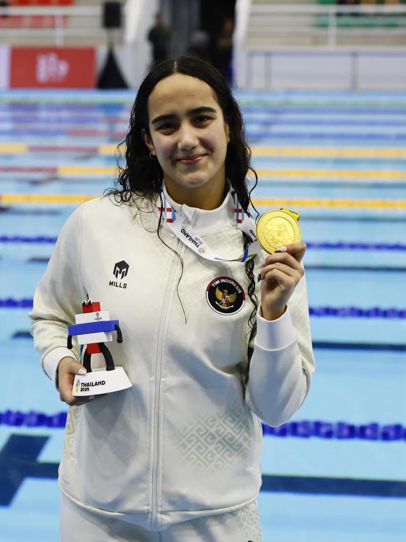 Potret Masniari Wolf, Ratu Gaya Punggung Indonesia Dapat Emas di SEA GAMES 2025