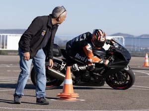 Ada Ribut-ribut Vinales dan Lorenzo di KTM?