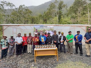 Pemkab Puncak Jaya Resmikan Klinik Kesehatan-Luncurkan Greenhouse Kopi Mulia