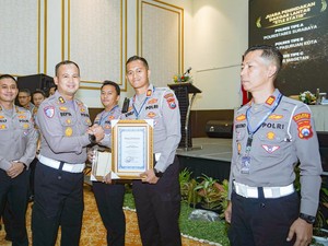 Polres Mojokerto Juara I Jatim Tindak Pelanggar dengan ETLE Mobile