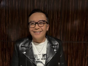 Video: Tumpangi Garuda yang Pecah Ban, Ari Lasso Apresiasi Kru Pesawat