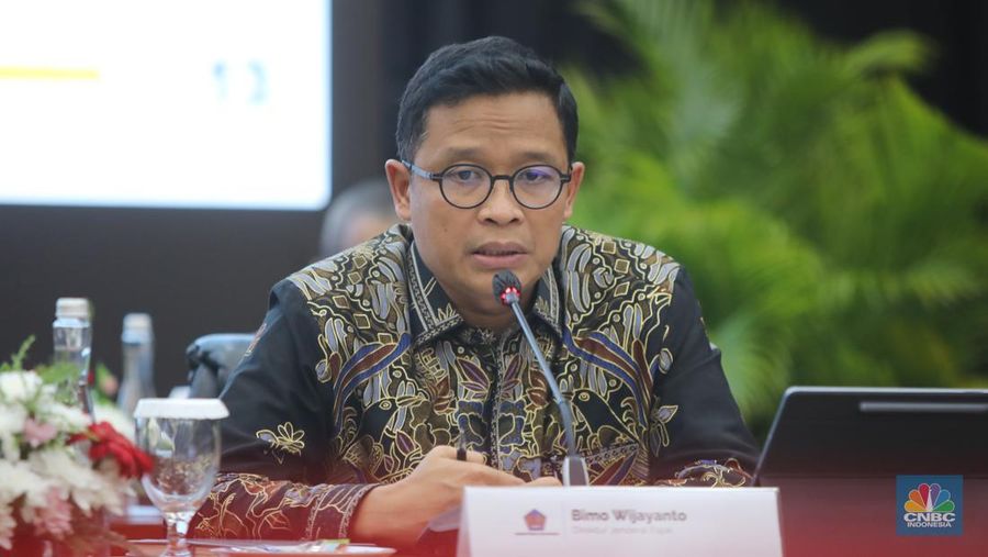 Direktur Jenderal Pajak, Bimo Wijayanto saat konferensi pers APBN KITA di Kantor Kementerian Keuangan, Jakarta, Kamis (18/12/2025). (CNBC Indonesia/Faisal Rahman)