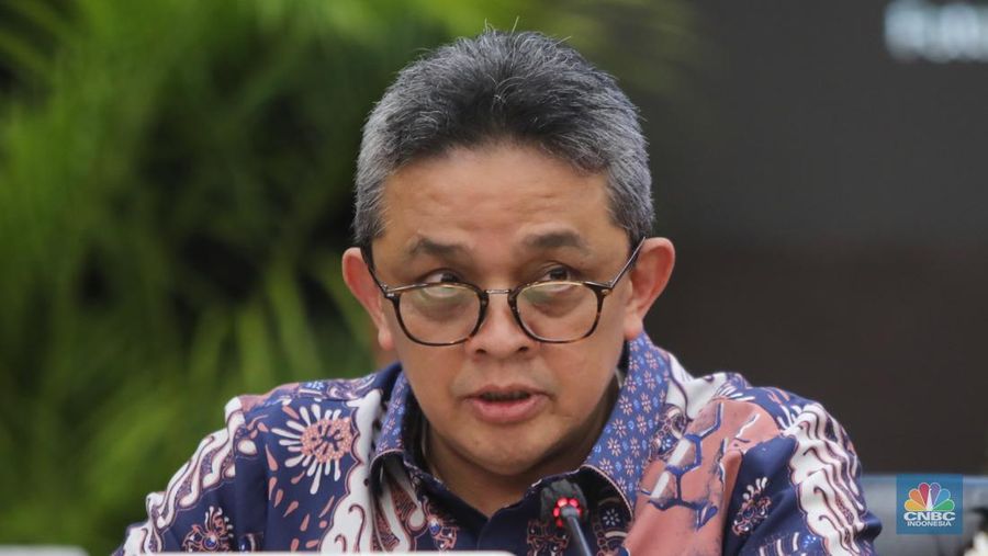 Direktur Jendral Anggaran Kementerian Keuangan, Luky Alfirman saat konferensi pers APBN KITA di Kantor Kementerian Keuangan, Jakarta, Kamis (18/12/2025). (CNBC Indonesia/Faisal Rahman)