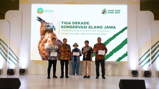 Lestarikan Elang Jawa, PGE Raih Penghargaan Menteri Kehutanan