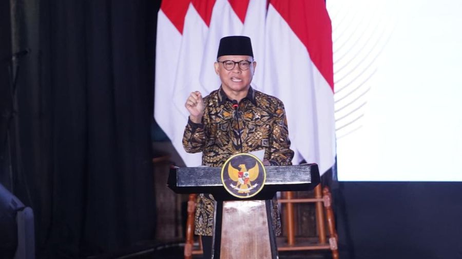 Menteri Pelindungan Pekerja Migran Indonesia (P2MI) Mukhtarudin dalam peringatan International Migrant Day yang digelar di Sasana Langen Budoyo, Taman Mini Indonesia Indah (TMII) pada Kamis (18/12/2025). (Dok. Kementerian P2MI)