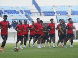 Penasihat Persela Minta Suporter Tak Panik soal Transisi Manajemen